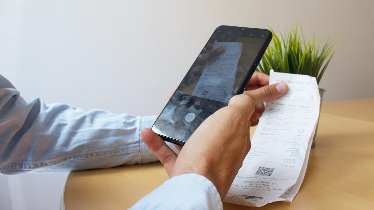 帳票OCRおすすめ10選！手書き・非定型もAIで自動化するツールの選び方・比較ポイントもチェック