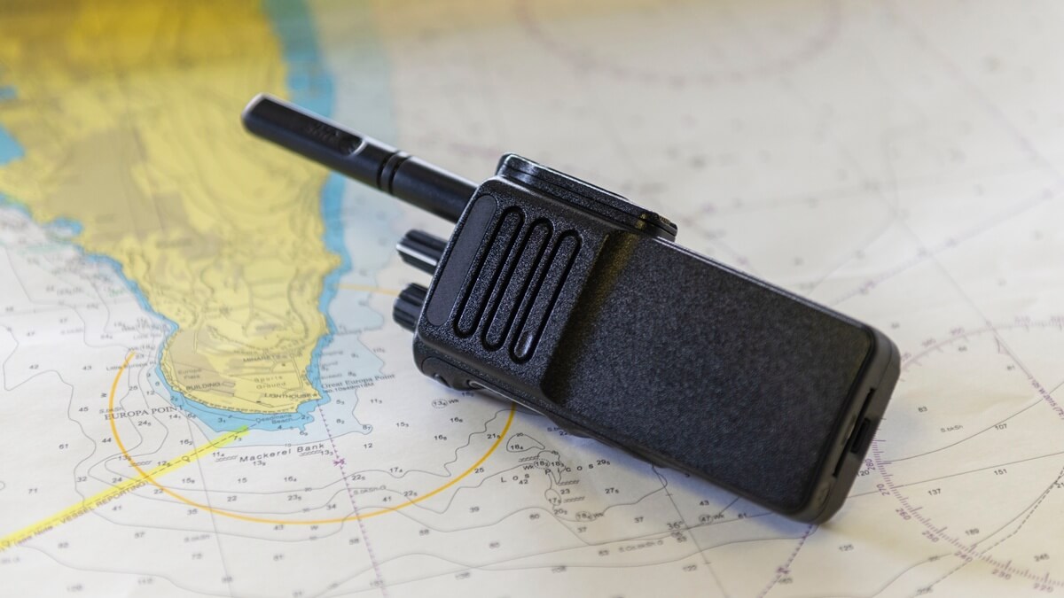 トランシーバーが使えなくなる問題の解決策は3つ！電波法改正による使用禁止の背景も