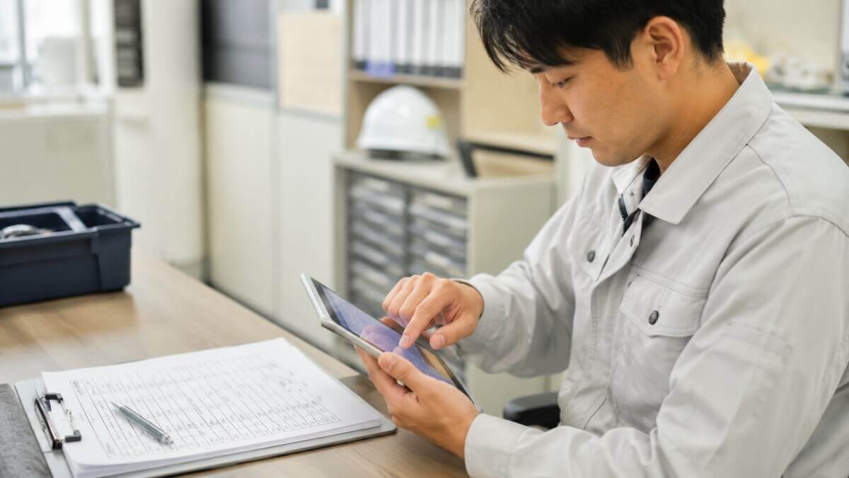 日報の電子化を進める方法！現場の「手書き」を活かして業務効率化とDXを実現するには？